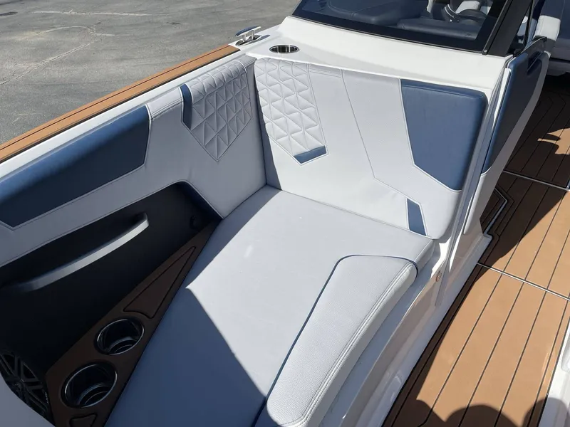 Slide: The Image of Nautique Super Air Nautique GS22 2026 - 30