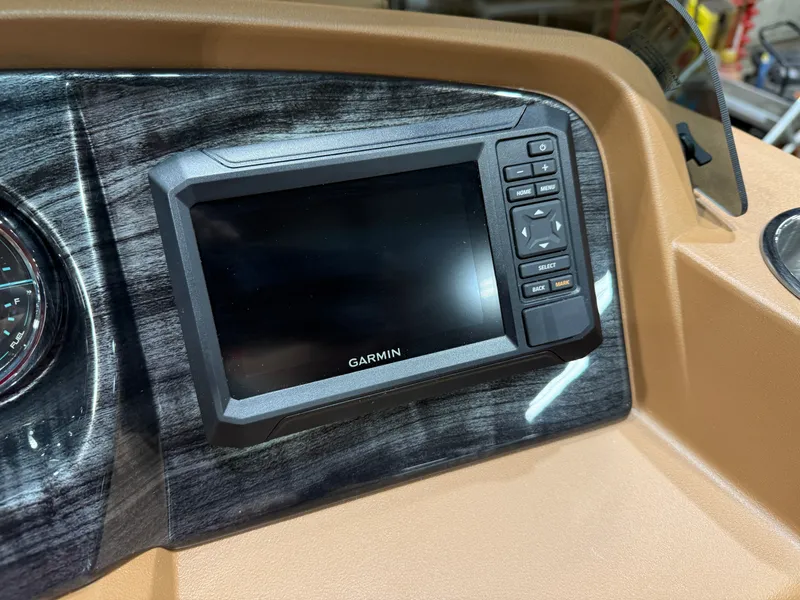 Slide: The Image of Tahoe LTZ 2385 Elite Cruise & Honda 4-Stroke EFI 2026 - 15