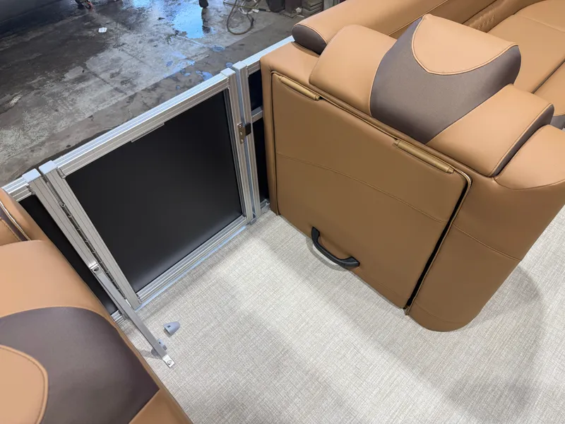 Slide: The Image of Tahoe LTZ 2385 Elite Cruise & Honda 4-Stroke EFI 2026 - 22