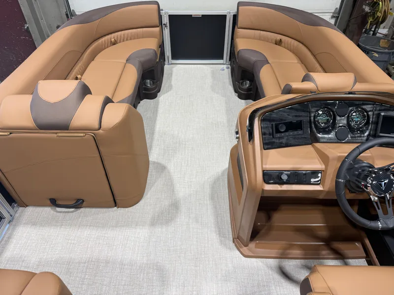 Slide: The Image of Tahoe LTZ 2385 Elite Cruise & Honda 4-Stroke EFI 2026 - 24