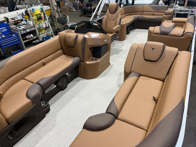 Slide: The Image of Tahoe LTZ 2385 Elite Cruise & Honda 4-Stroke EFI 2026 - 27