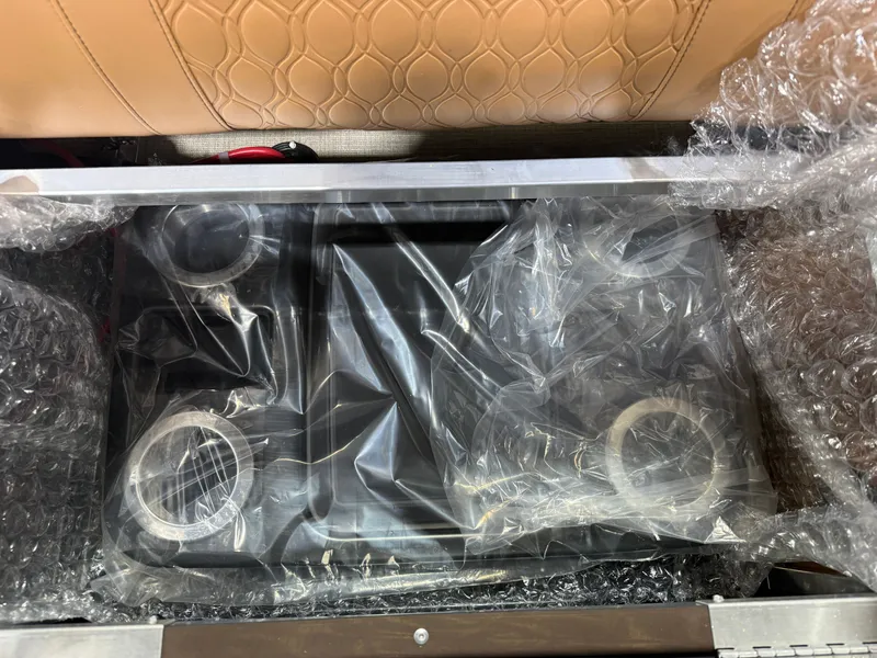 Slide: The Image of Tahoe LTZ 2385 Elite Cruise & Honda 4-Stroke EFI 2026 - 29