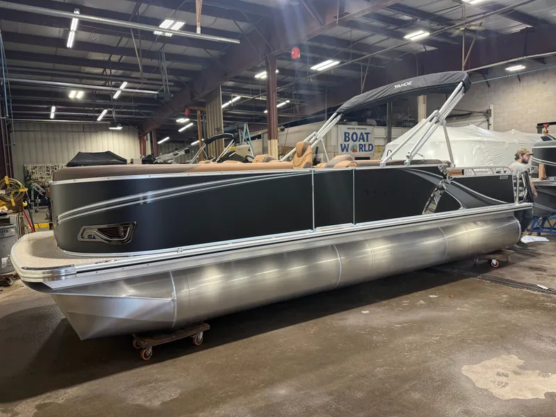 Slide: The Image of Tahoe LTZ 2385 Elite Cruise & Honda 4-Stroke EFI 2026 - 30