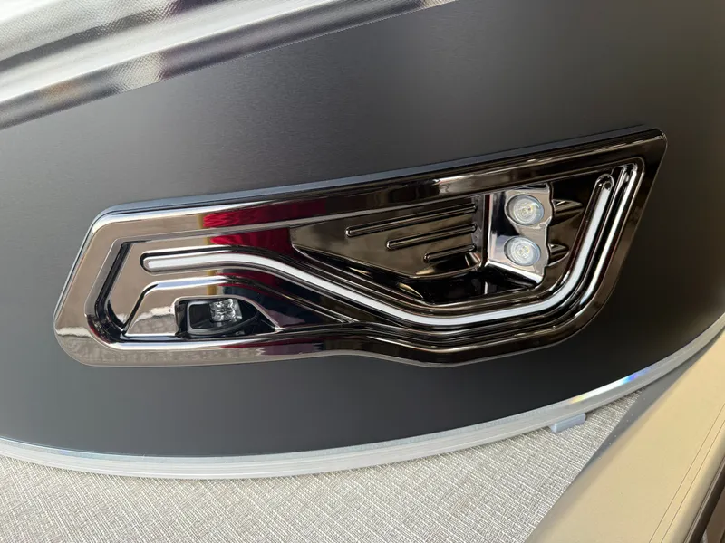 Slide: The Image of Tahoe LTZ 2385 Elite Cruise & Honda 4-Stroke EFI 2026 - 32