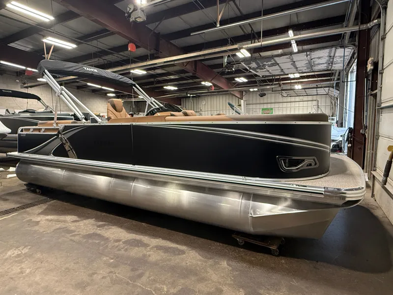 Slide: The Image of Tahoe LTZ 2385 Elite Cruise & Honda 4-Stroke EFI 2026 - 38