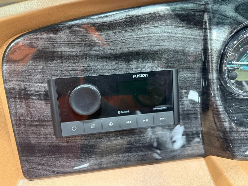 Slide: The Image of Tahoe LTZ 1985 Cruise Rear Bench (CRB) & Honda 4-Stroke EFI 2026 - 13