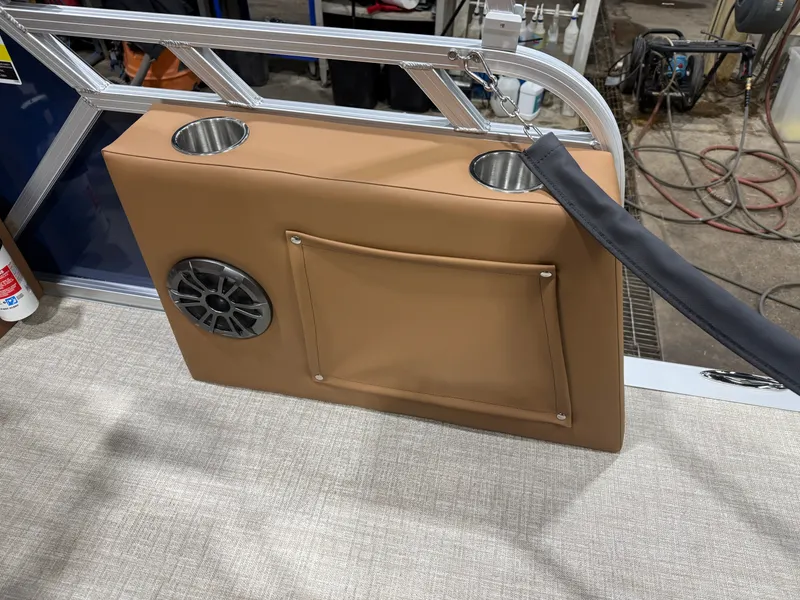 Slide: The Image of Tahoe LTZ 1985 Cruise Rear Bench (CRB) & Honda 4-Stroke EFI 2026 - 21