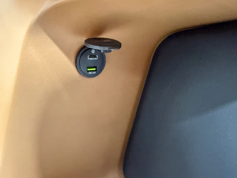 Slide: The Image of Tahoe LTZ 1985 Cruise Rear Bench (CRB) & Honda 4-Stroke EFI 2026 - 25