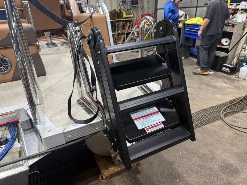 Slide: The Image of Tahoe LTZ 1985 Cruise Rear Bench (CRB) & Honda 4-Stroke EFI 2026 - 41