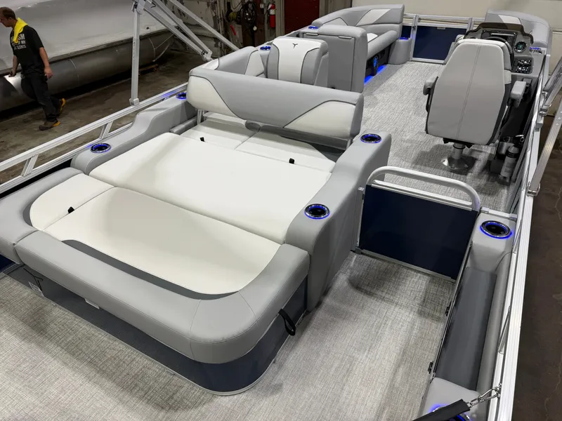 Slide: The Image of Tahoe Sport 2385 200HP VRB Swingback Tritoon 2026 - 21