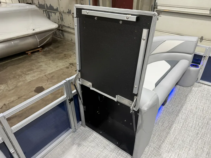 Slide: The Image of Tahoe Sport 2385 200HP VRB Swingback Tritoon 2026 - 27