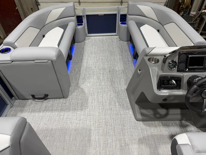 Slide: The Image of Tahoe Sport 2385 200HP VRB Swingback Tritoon 2026 - 29