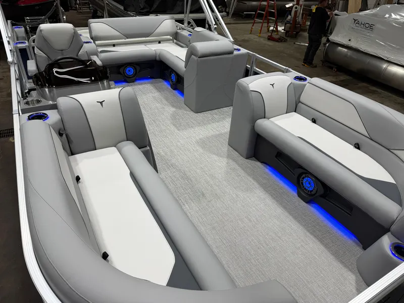 Slide: The Image of Tahoe Sport 2385 200HP VRB Swingback Tritoon 2026 - 33