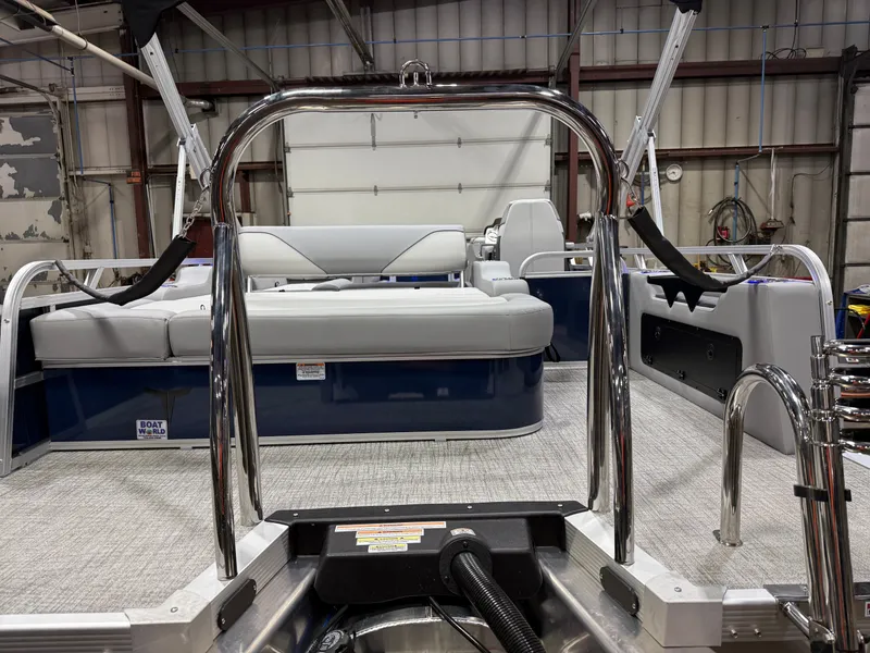 Slide: The Image of Tahoe Sport 2385 200HP VRB Swingback Tritoon 2026 - 45