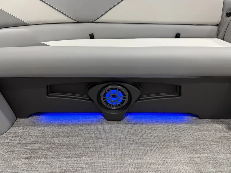 Slide: The Image of Tahoe Sport 2385 200HP VRB Swingback Tritoon 2026 - 50