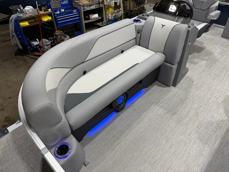 Slide: The Image of Tahoe Sport 2385 200HP VRB Swingback Tritoon 2026 - 7