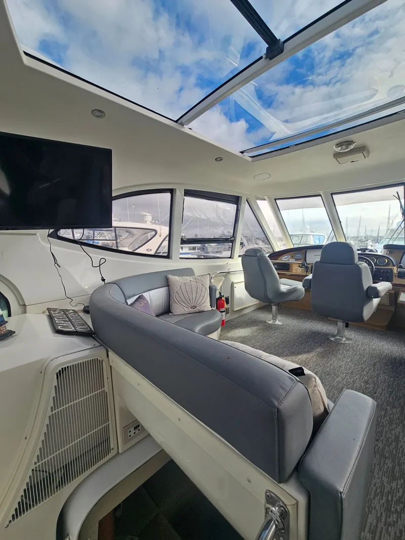 Slide: The Image of Carver Yachts 564 2001 - 11