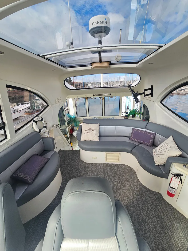 Slide: The Image of Carver Yachts 564 2001 - 16