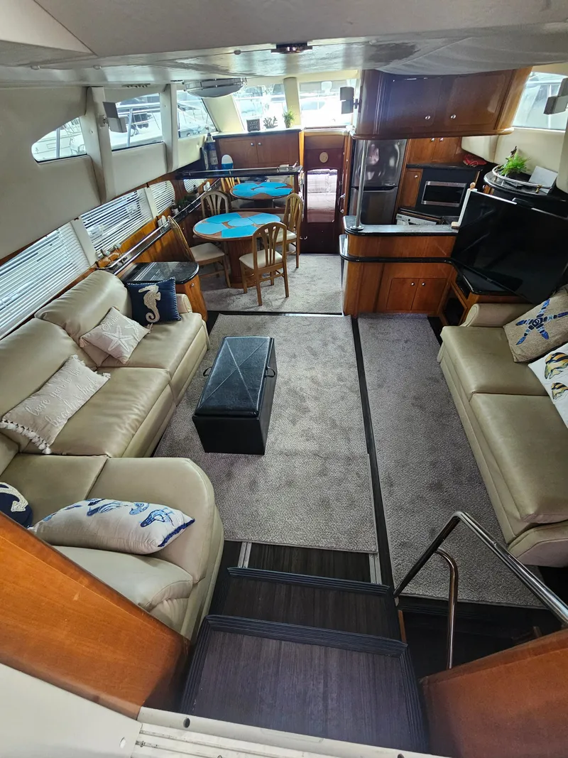 Slide: The Image of Carver Yachts 564 2001 - 17