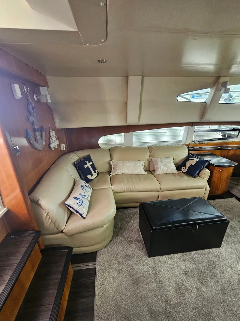 Slide: The Image of Carver Yachts 564 2001 - 18