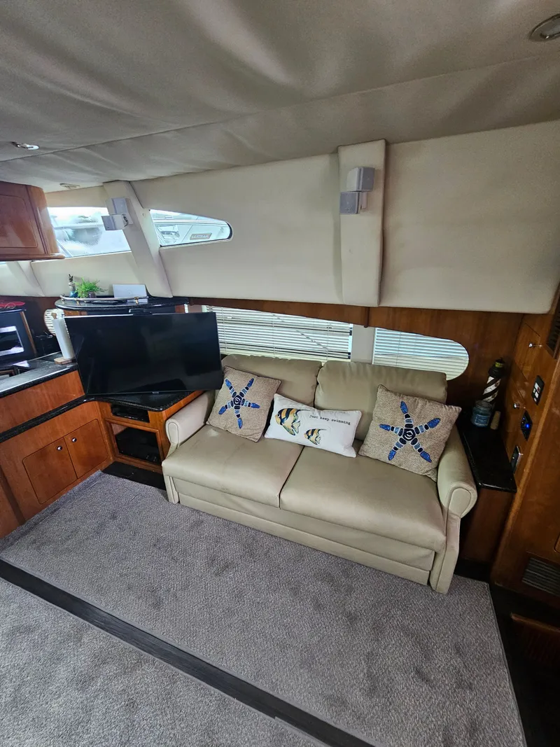 Slide: The Image of Carver Yachts 564 2001 - 20