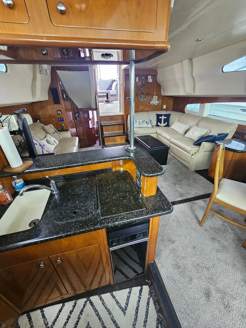 Slide: The Image of Carver Yachts 564 2001 - 22