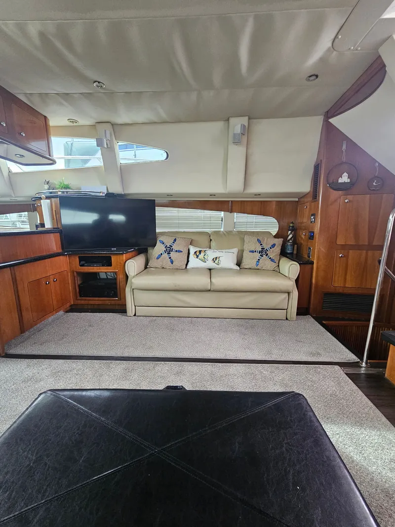 Slide: The Image of Carver Yachts 564 2001 - 35