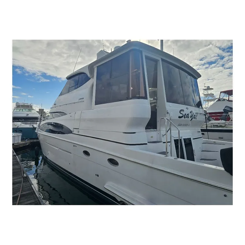 Slide: The Image of Carver Yachts 564 2001 - 4