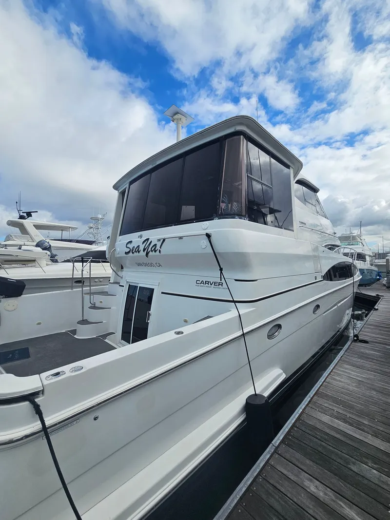 Slide: The Image of Carver Yachts 564 2001 - 5