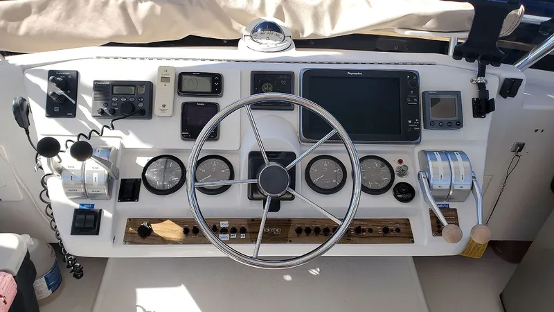 Slide: The Image of Flybridge Helm - 31