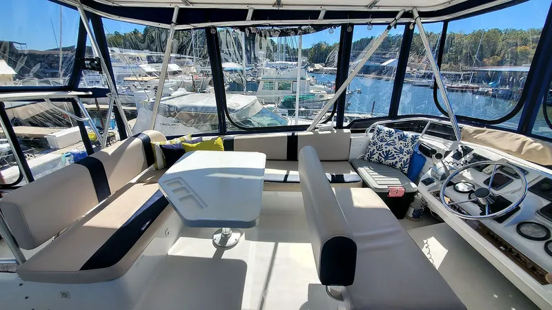 Slide: The Image of Flybridge Port - 32