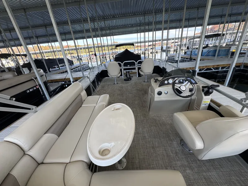 Slide: The Image of Montego Bay Fishing 8520 2PT BK 2018 - 10