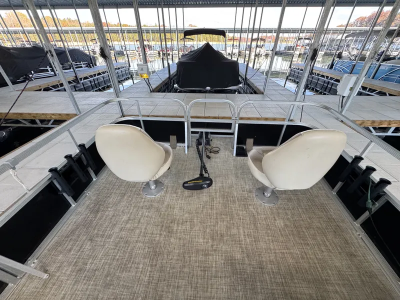 Slide: The Image of Montego Bay Fishing 8520 2PT BK 2018 - 11