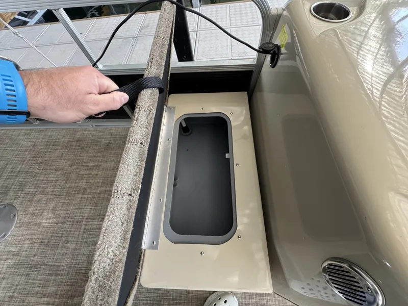 Slide: The Image of Montego Bay Fishing 8520 2PT BK 2018 - 13