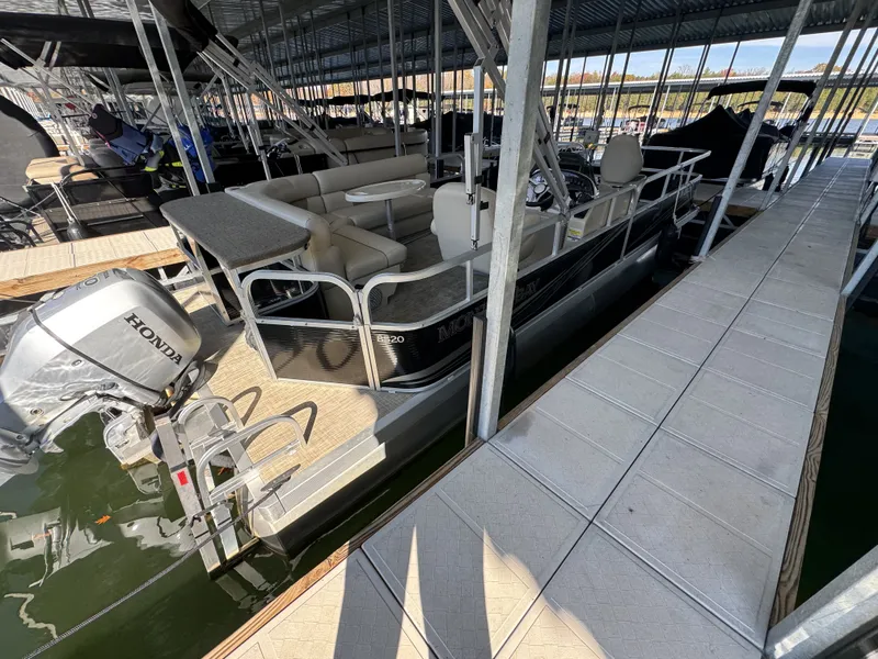 Slide: The Image of Montego Bay Fishing 8520 2PT BK 2018 - 17