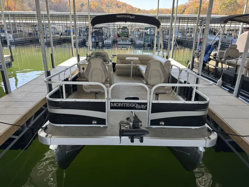 Slide: The Image of Montego Bay Fishing 8520 2PT BK 2018 - 2