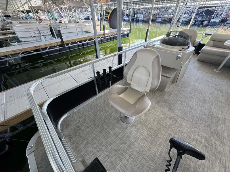 Slide: The Image of Montego Bay Fishing 8520 2PT BK 2018 - 21