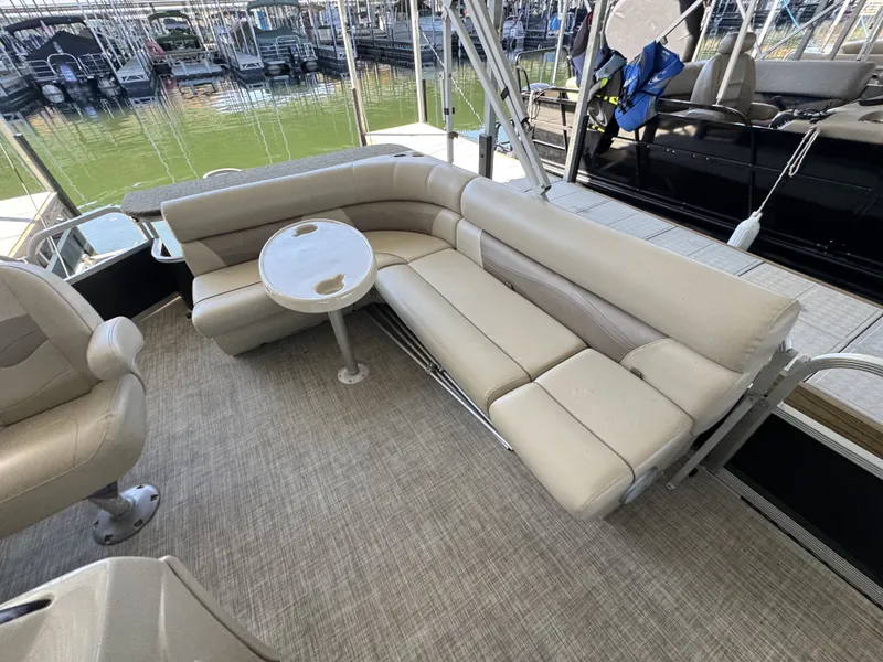 Slide: The Image of Montego Bay Fishing 8520 2PT BK 2018 - 23