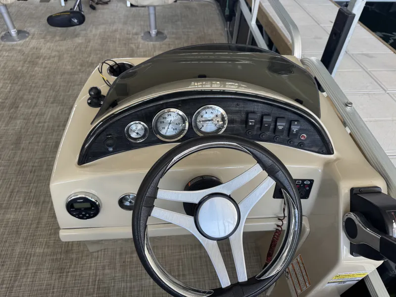 Slide: The Image of Montego Bay Fishing 8520 2PT BK 2018 - 25