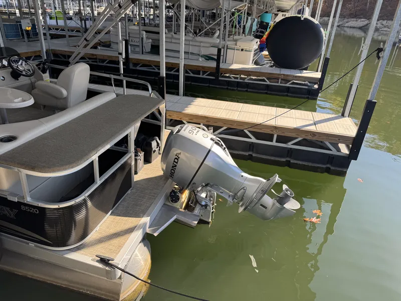 Slide: The Image of Montego Bay Fishing 8520 2PT BK 2018 - 4