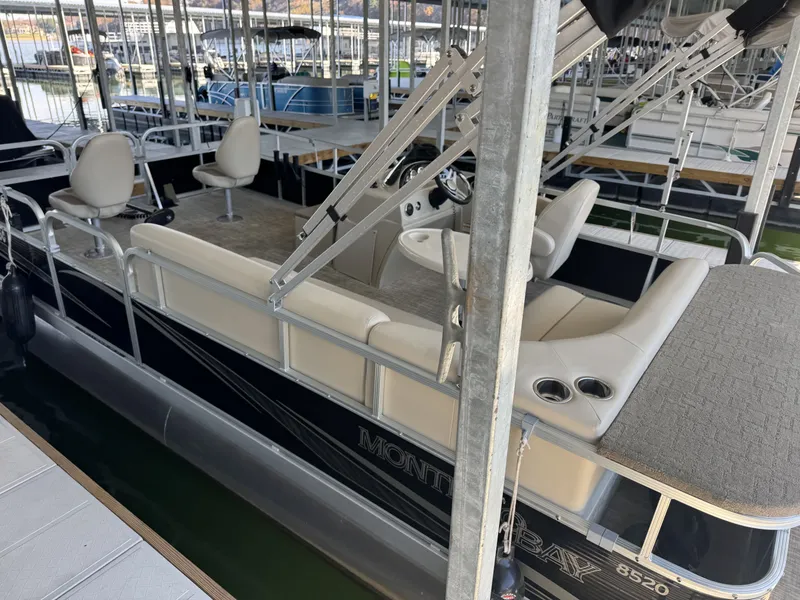 Slide: The Image of Montego Bay Fishing 8520 2PT BK 2018 - 5