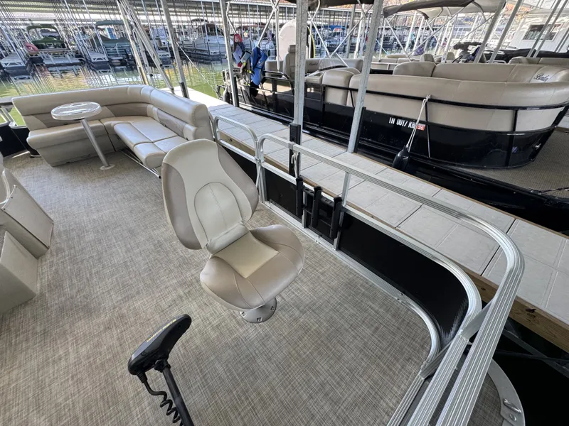 Slide: The Image of Montego Bay Fishing 8520 2PT BK 2018 - 7