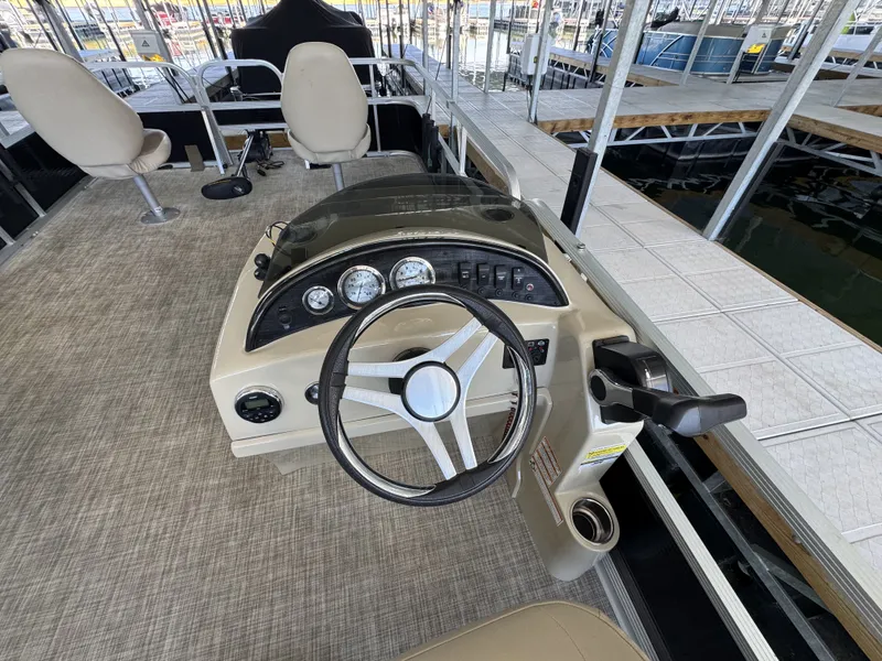 Slide: The Image of Montego Bay Fishing 8520 2PT BK 2018 - 8