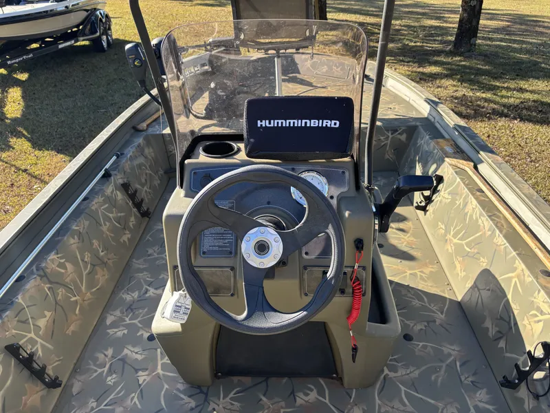 Slide: The Image of Tracker 1860 CC 2022 - 11