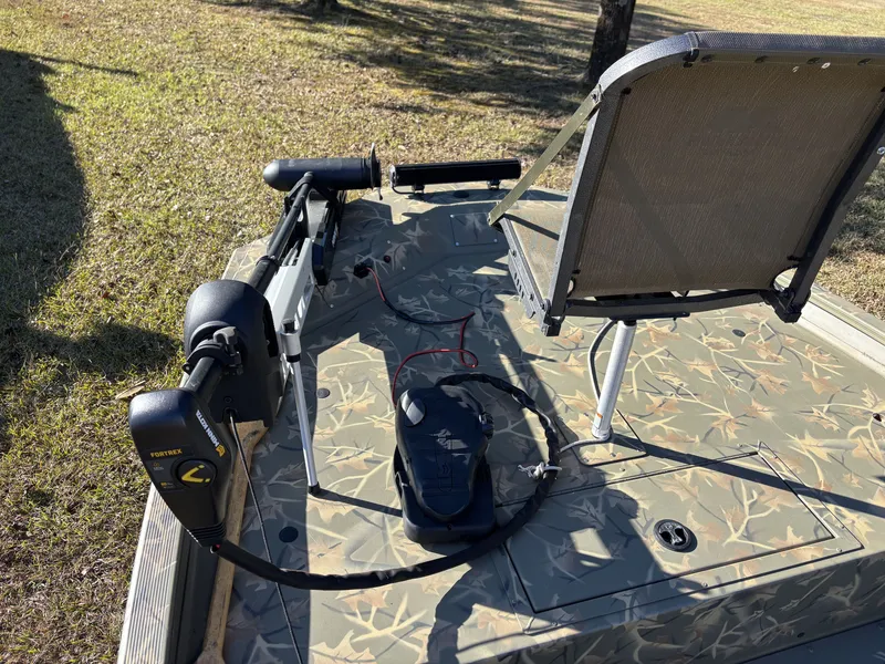 Slide: The Image of Tracker 1860 CC 2022 - 6