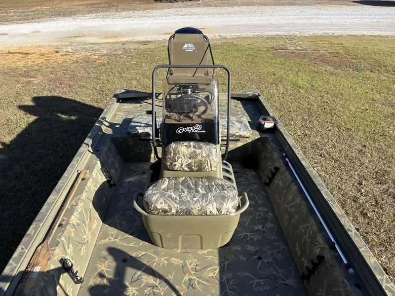 Slide: The Image of Tracker 1860 CC 2022 - 7