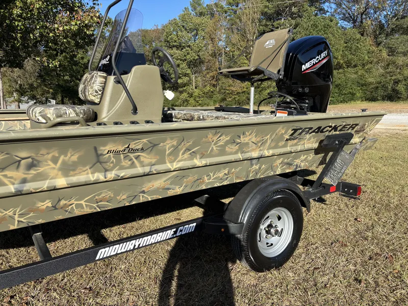 Slide: The Image of Tracker 1860 CC 2022 - 9