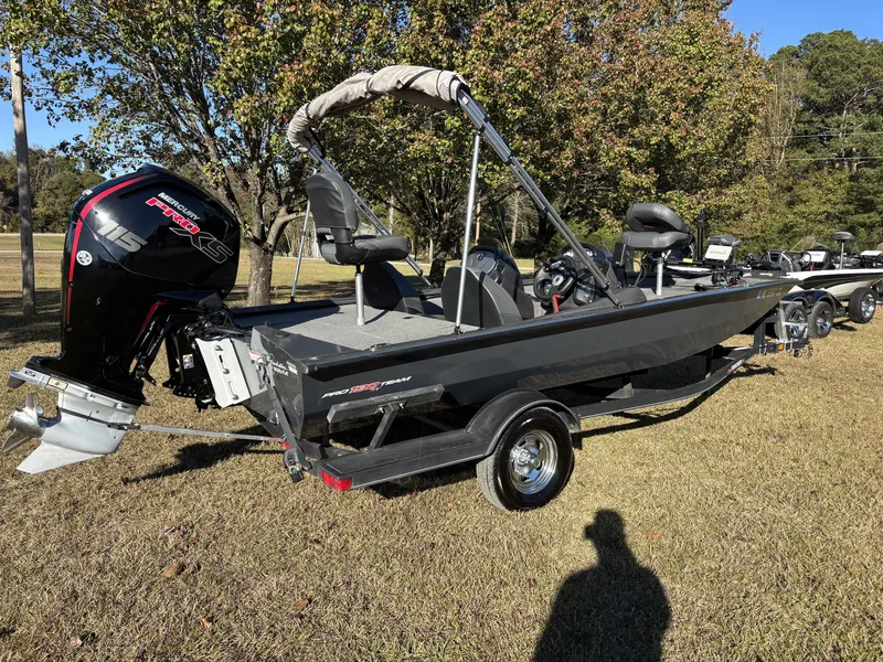 Slide: The Image of Tracker Pro Team 190 TX 2022 - 12