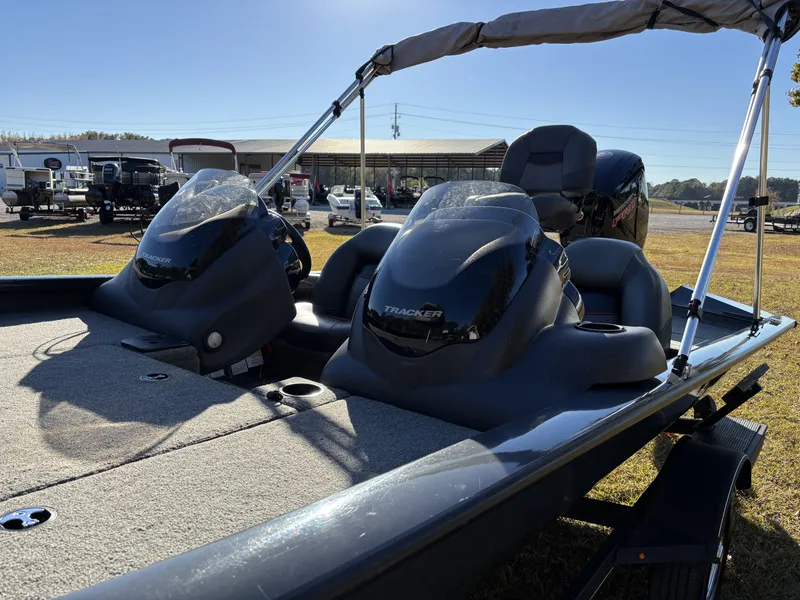 Slide: The Image of Tracker Pro Team 190 TX 2022 - 15