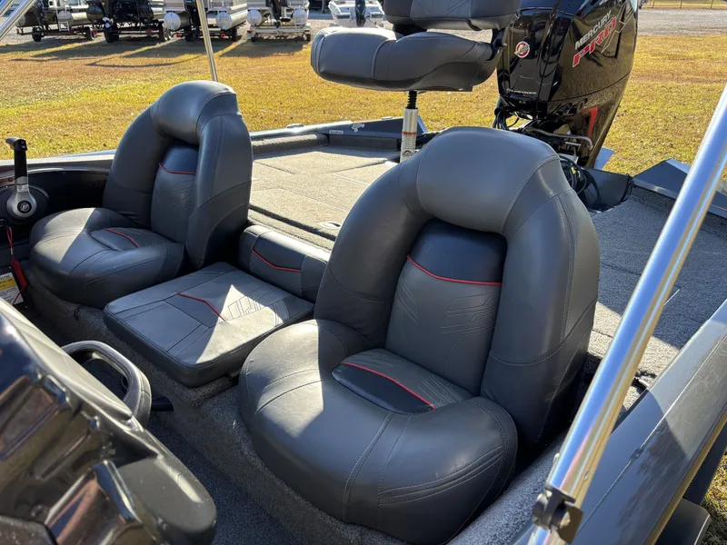 Slide: The Image of Tracker Pro Team 190 TX 2022 - 16